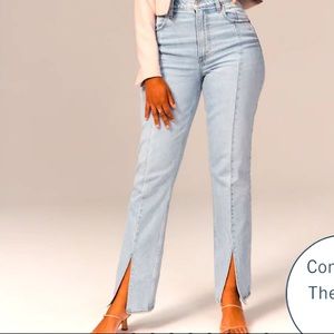 Abercrombie 
Curve Love Ultra High Rise 90s Straight Jean
